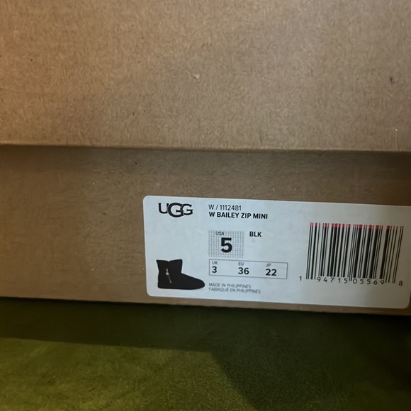 Like new Ugg’s size 5 - Picture 3 of 5
